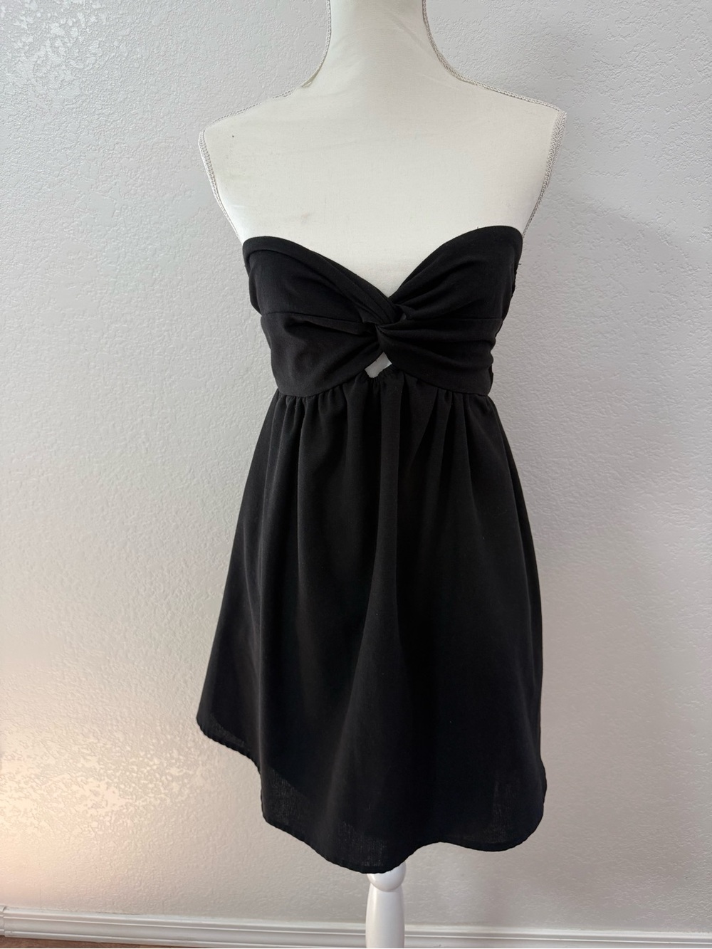 SHEIN Black Strapless Twist-Front Mini Dress
